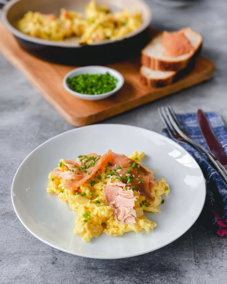 Soft-Scrambled-Eggs-with-Smoked-Salmon-Chives-Toast-or-Bagel-Recipe